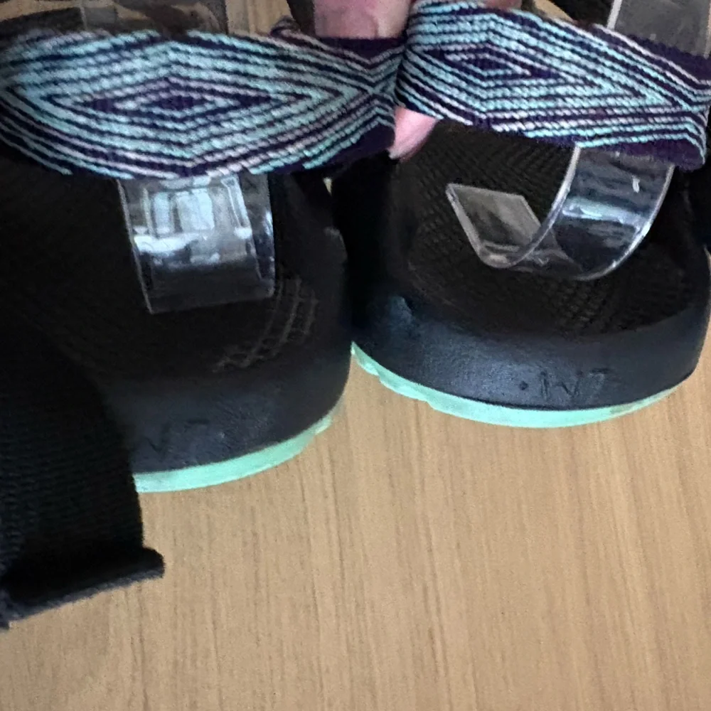 Chaco Z/2 Classic Black White Strappy Toe Loop Hiking Sandals Size 7